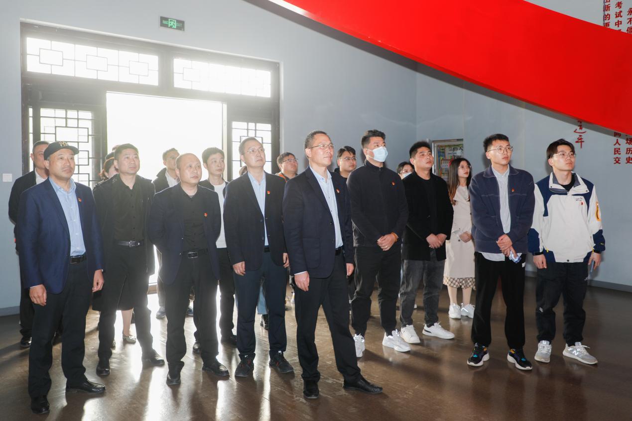 港產(chǎn)公司黨支部開(kāi)展&ldquo;緬懷革命先烈 傳承紅色基因&rdquo;主題黨日活動(dòng)1.jpg